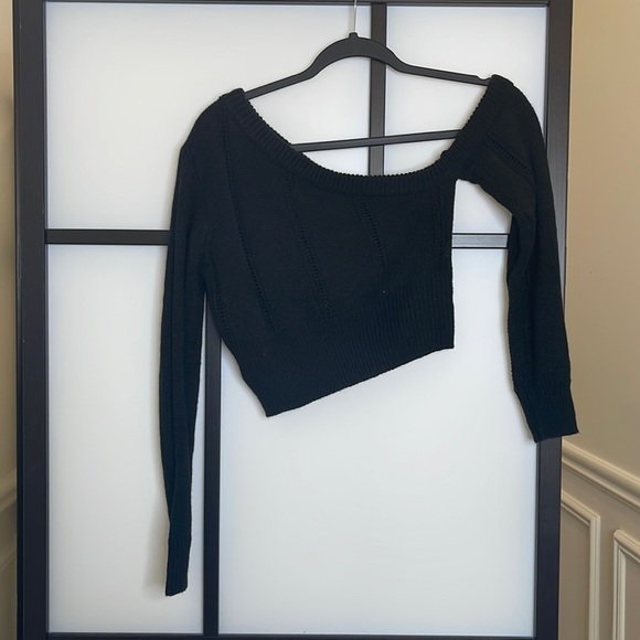 Off the shoulder black crop top - Picture 1 of 1